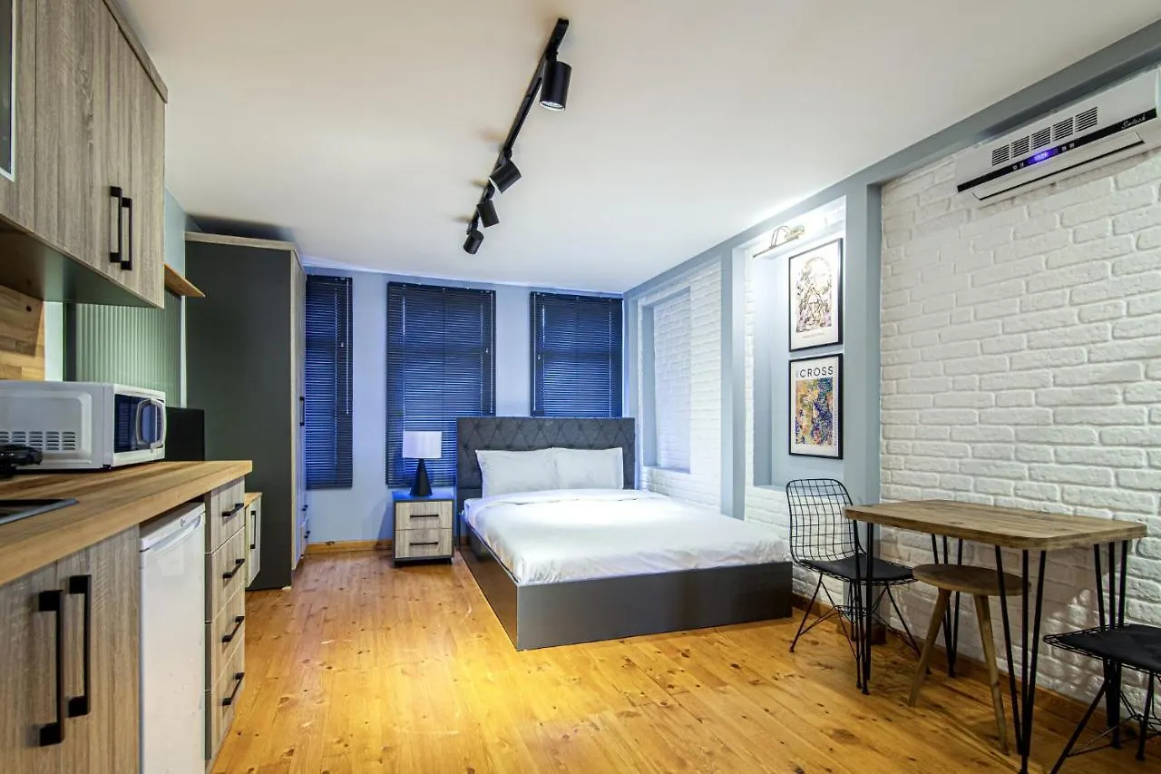 Chic Studio Flat Close To Kennedy Avenue In Fatih İstanbul
