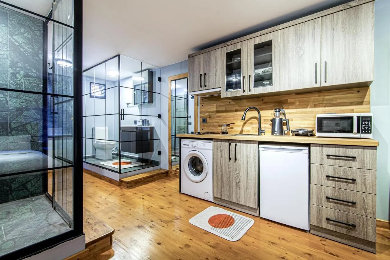 Chic Studio Flat Close To Kennedy Avenue In Fatih İstanbul Daire