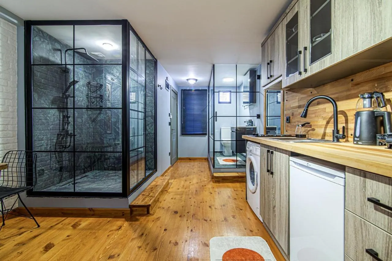Chic Studio Flat Close To Kennedy Avenue In Fatih イスタンブール